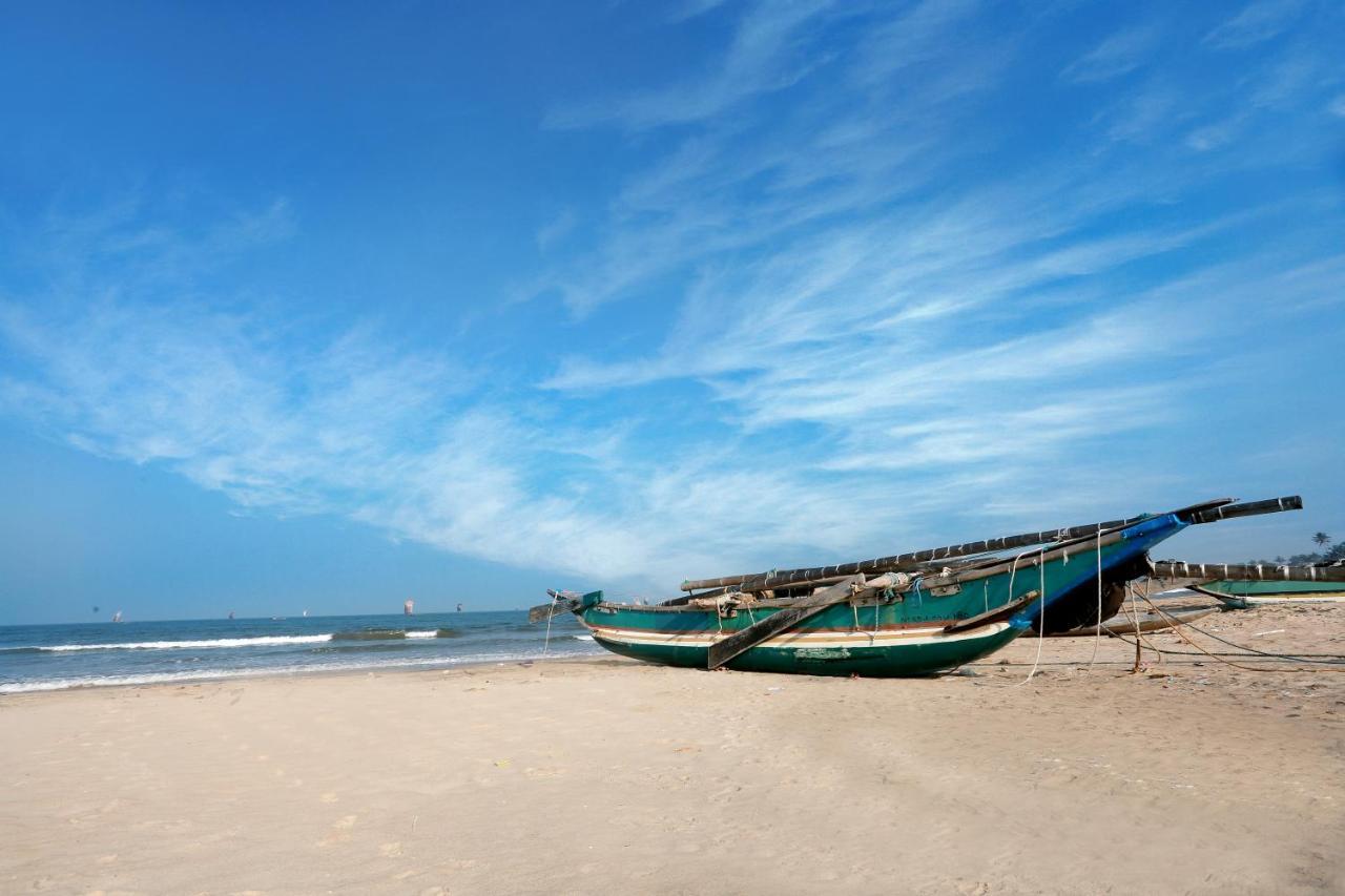 Asian Grand Hotel Negombo Exterior photo