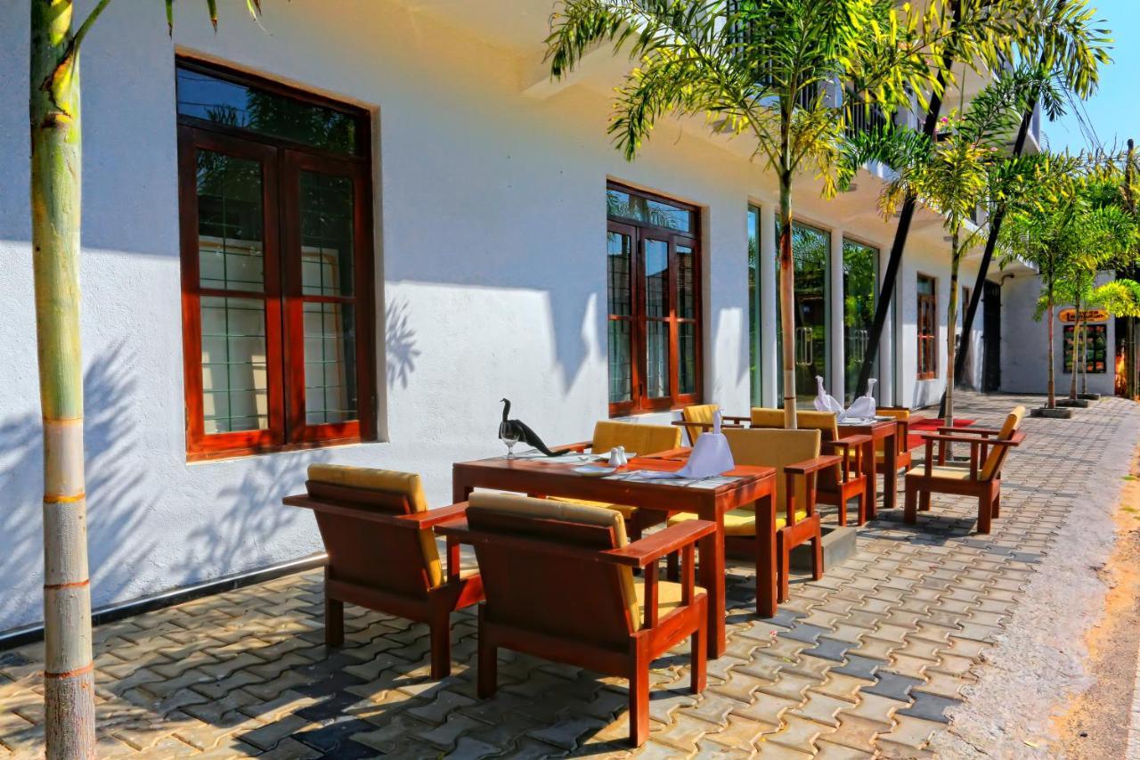 Asian Grand Hotel Negombo Exterior photo