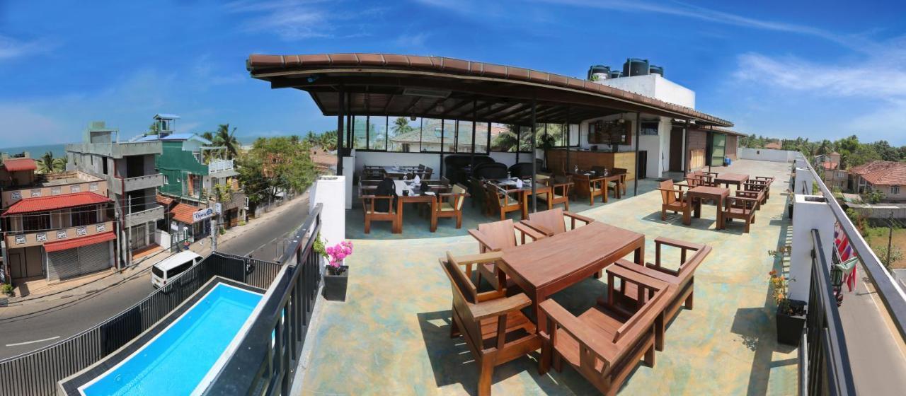 Asian Grand Hotel Negombo Exterior photo